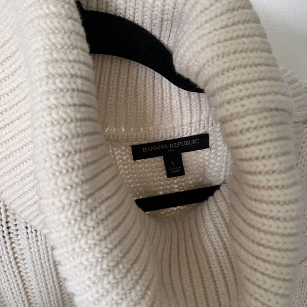Banana Republic Chunky Cable Knit Turtleneck Sweater - Ivory Cream - Size L - Picture 4 of 5